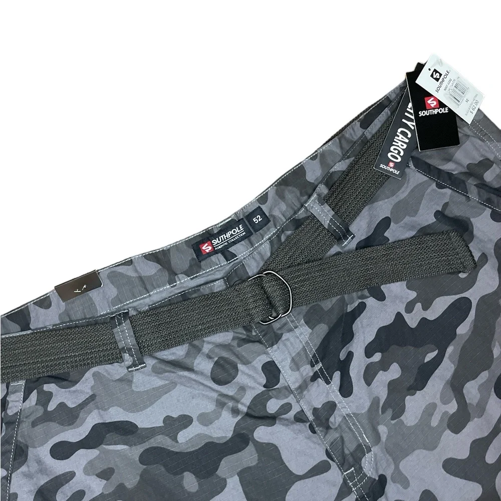 Vintage Y2K South Pole Men’s Utility Cargo Shorts Camo Size‎ 52 NWT’S Streetwear